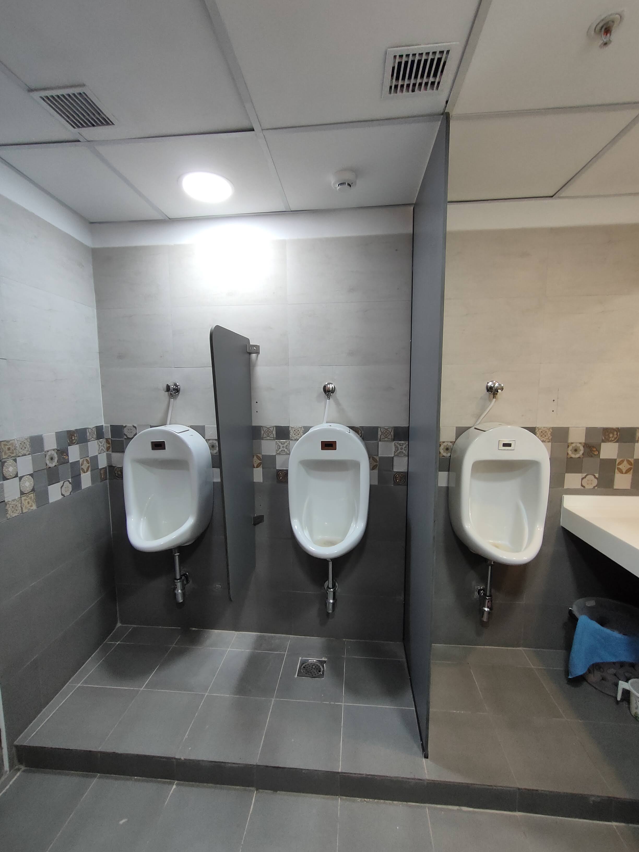 Durable and Hygienic Toilet Partition Solutions in Guindy