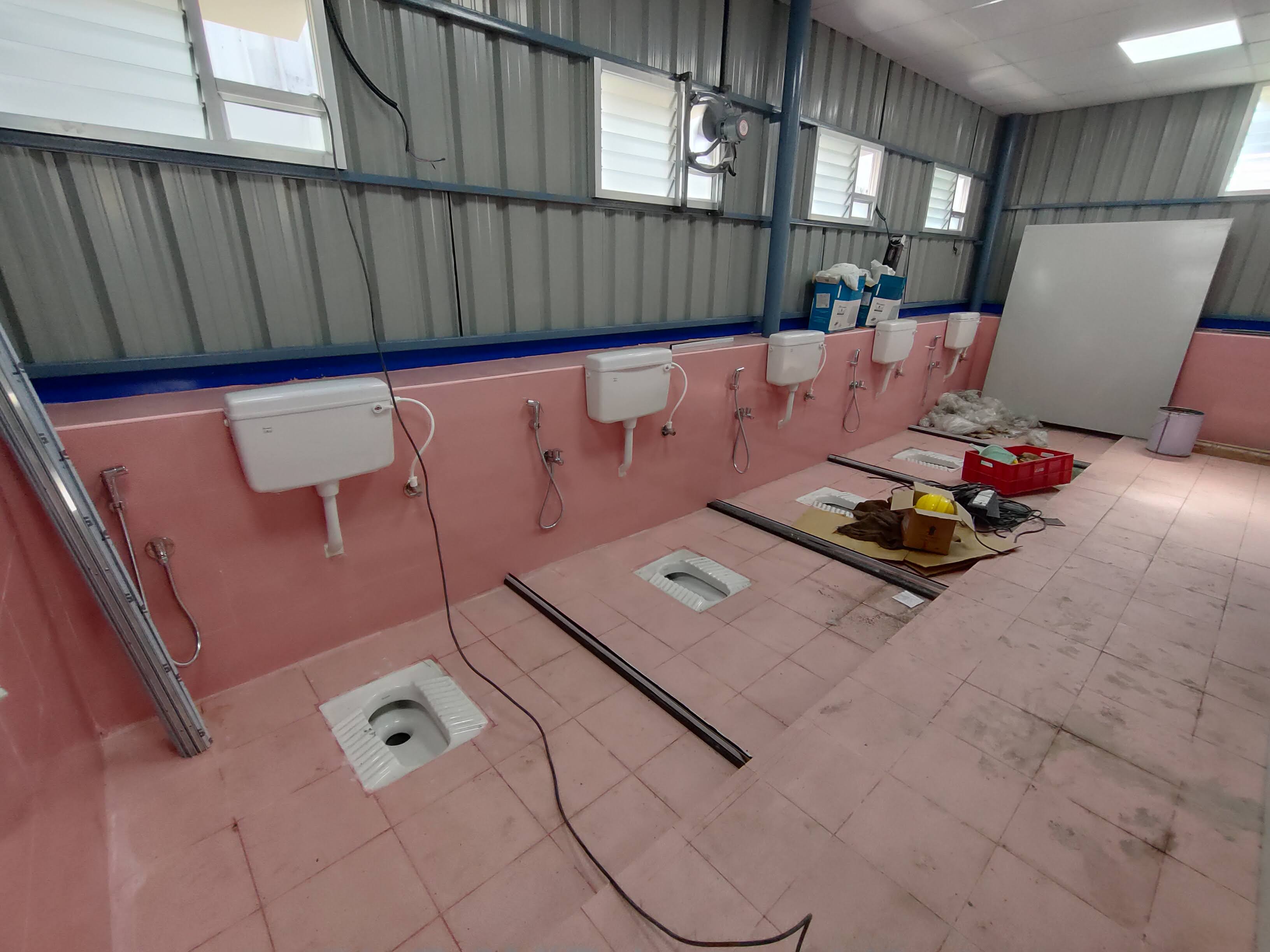 Modern Toilet Cubicle in Guindy by HPR Venturess India Pvt Ltd